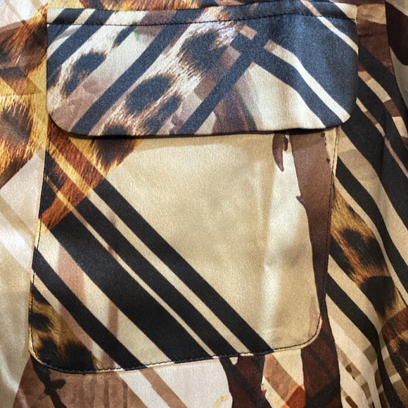 NWT Marciano Guess The Essence Blouse Size XS Leopard Lines Brown Multi Color - Picture 7 of 12